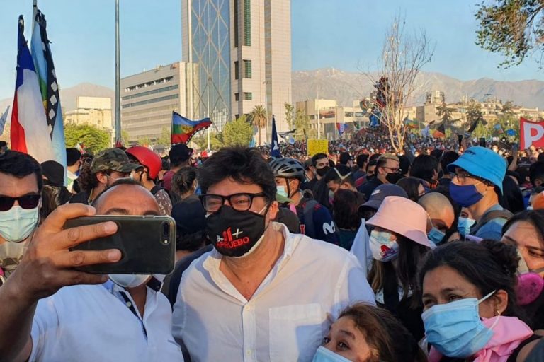 daniel jadue mascarilla palza dignidaad selfie
