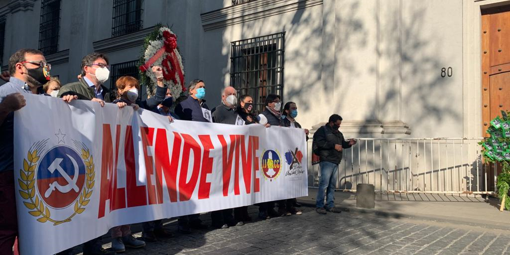 homenaje-pc-a-allende-con-mascarillas-teillier-carmona-jadue-otros