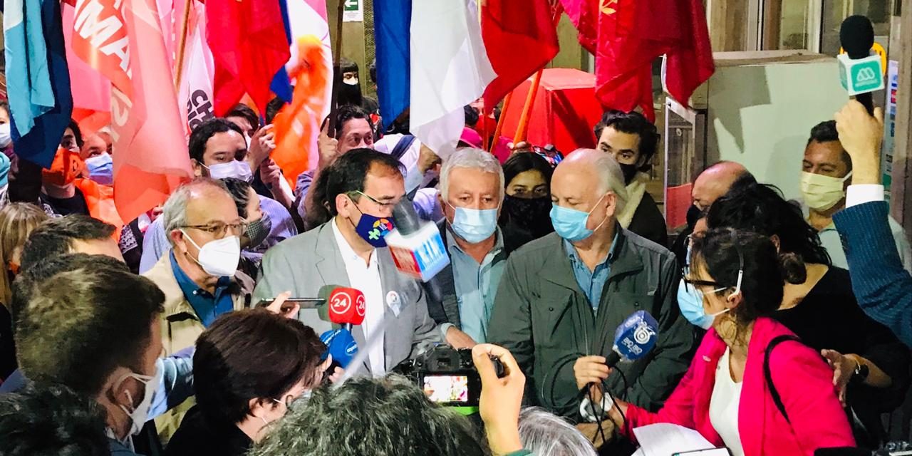 teillier mulet hirsch chile digno ical con mascarillas y banderas