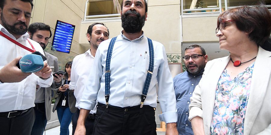 hugo gutierrez sonrie miran nuñez hertz barrera y prensa