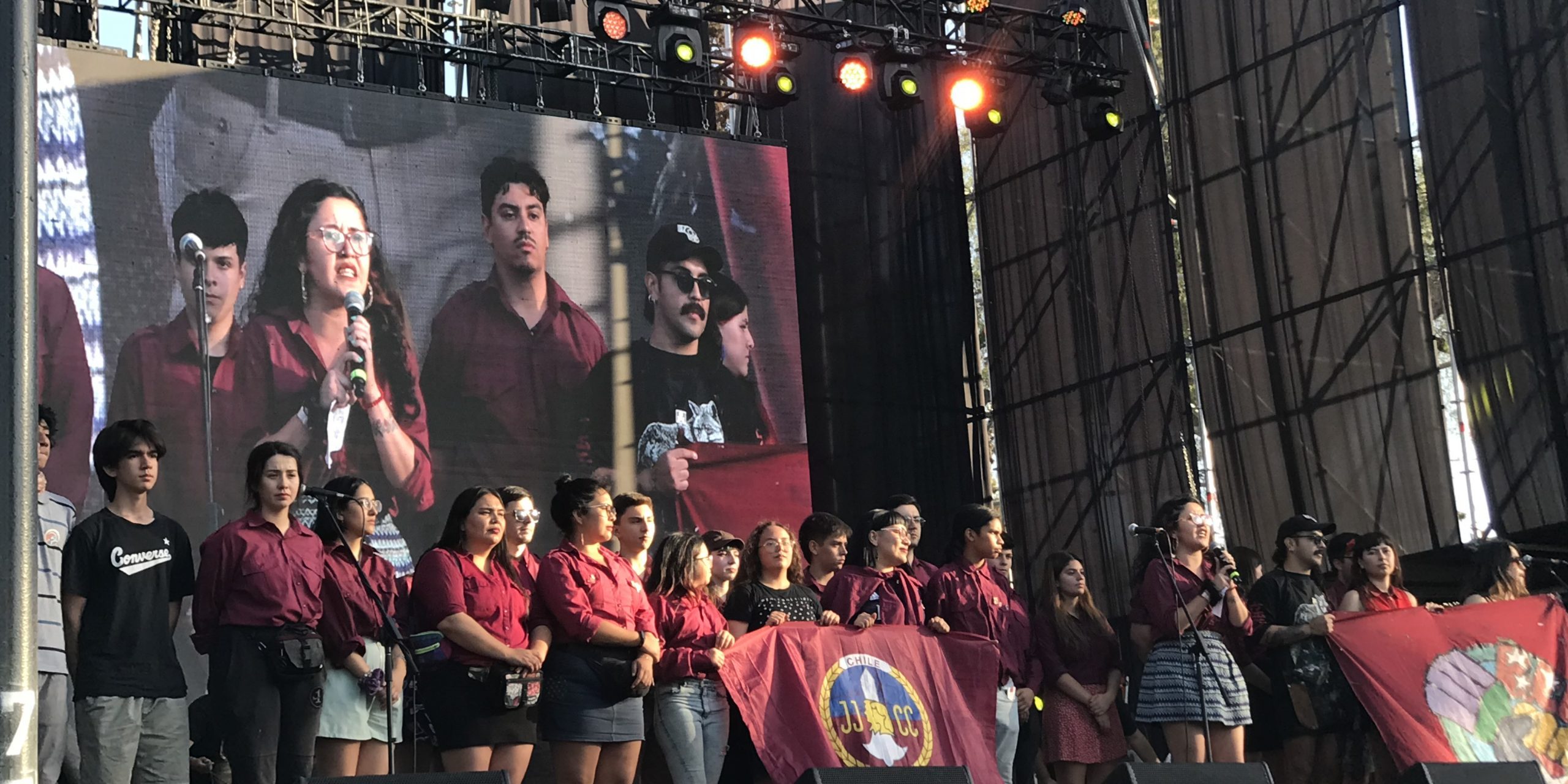 Daniela Serrano escenario fiesta de los abrazos discurso