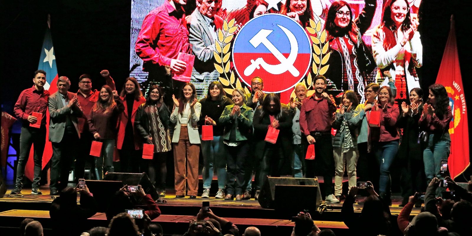 acto PC aniversario 111 jtosoa pasan al partido